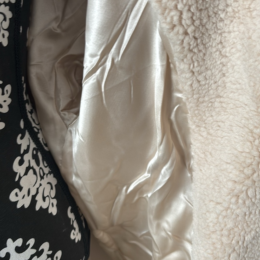 Cozy Cream Teddy Coat - Picture 2 of 3